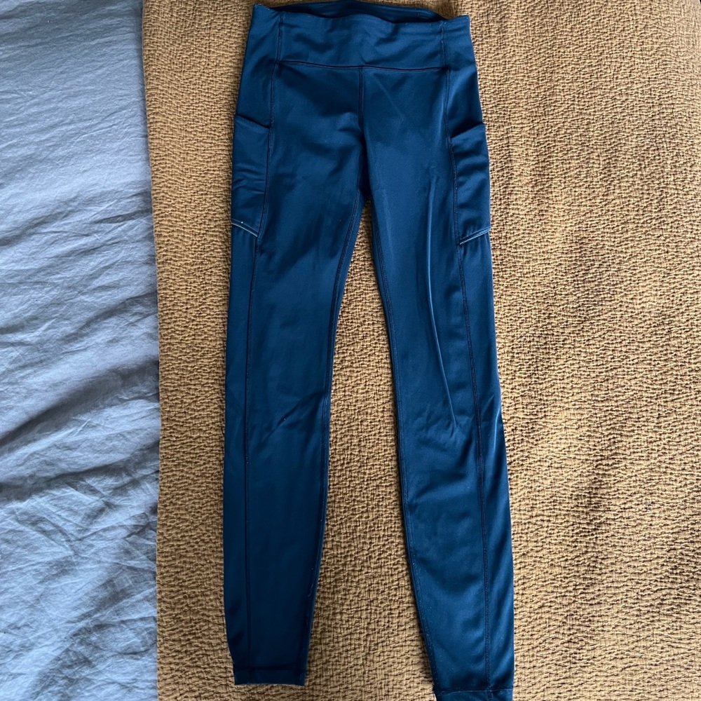 Lululemon black speed up tight size 6